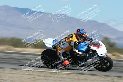 media/Nov-16-2025-Race Pace (Sun) [[8c5fa54630]]/Non Verified Riders (1st 20 Minutes)/3-Turn 3 Inside (11am)/